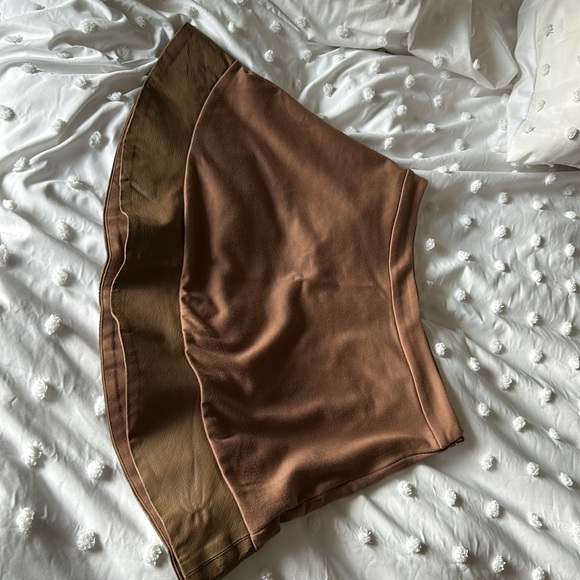 IMAN skater skirt with leather trim. - Picture 6 of 8